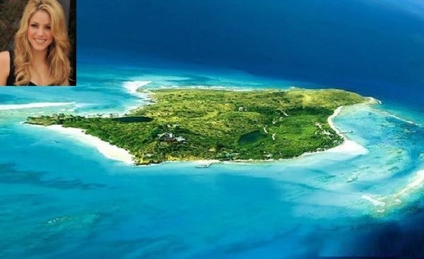 
Năm 2011, Shakira đã hợp tác với Roger Waters - thành viên hội đồng sáng lập Pink Floyd để mua hòn đảo Bonds Cay ở phía bắc Bahamas rộng 700 mẫu Anh. Họ dự định sẽ biến nó thành một khu nghỉ mát cho triệu phú trên khắp thế giới.